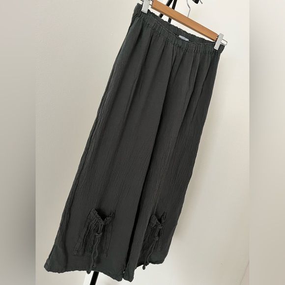 ๐ฟ Oh My Gauze! 'Sammy' Graphite Wide-Leg Cropped Boho Pants โ Size S/M ๐ฟ - Picture 7 of 13